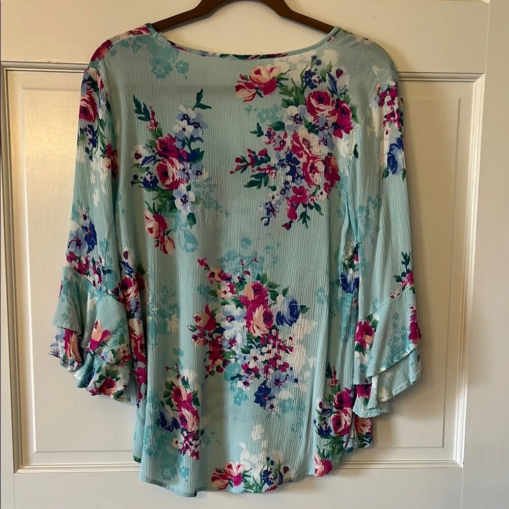 Newbury Kustom Blue and Pink Blouse with Floral Print and Flared Sleeves - Picture 7 of 9